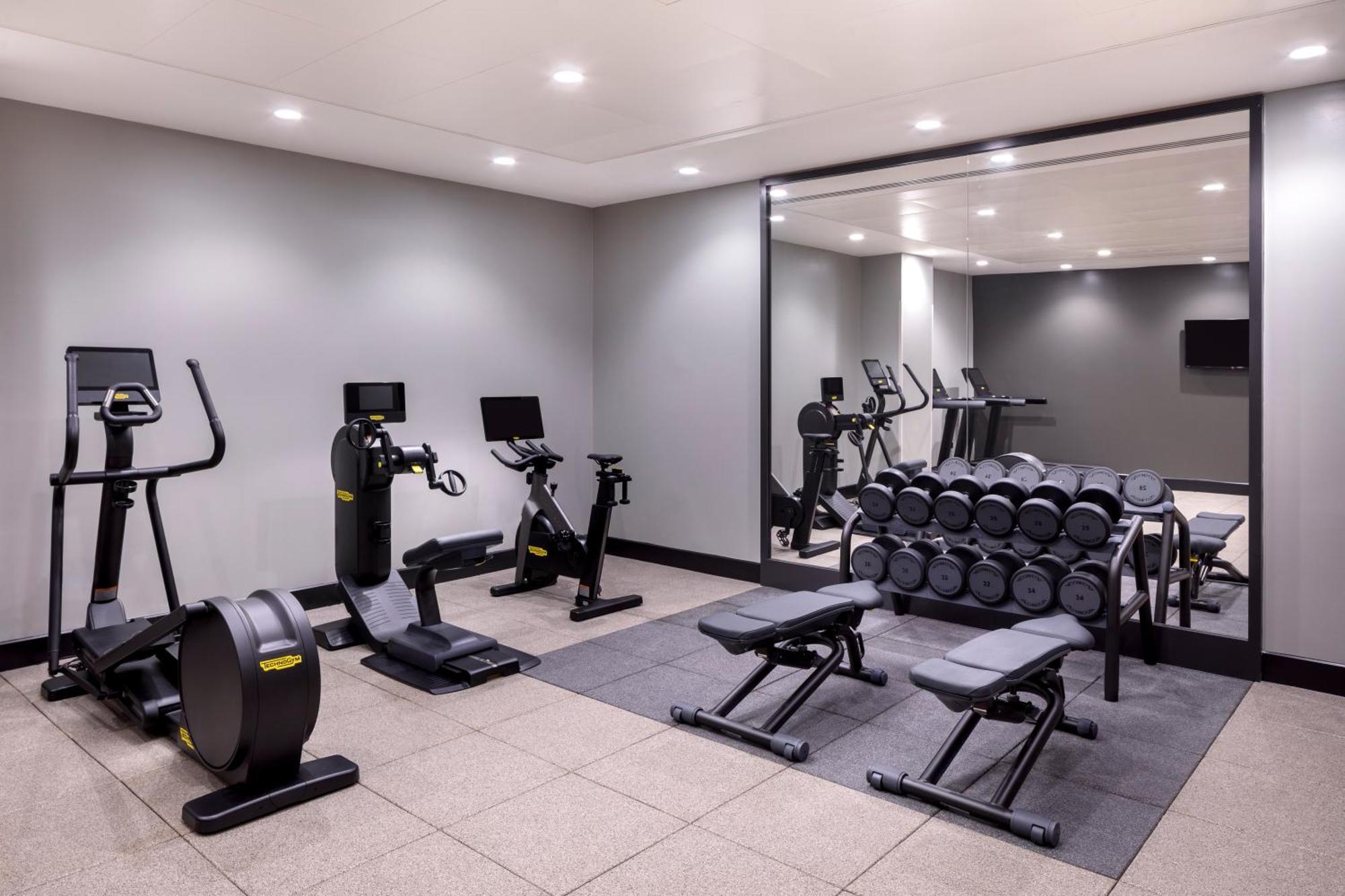 Hilton Woking Hotel Ngoại thất bức ảnh