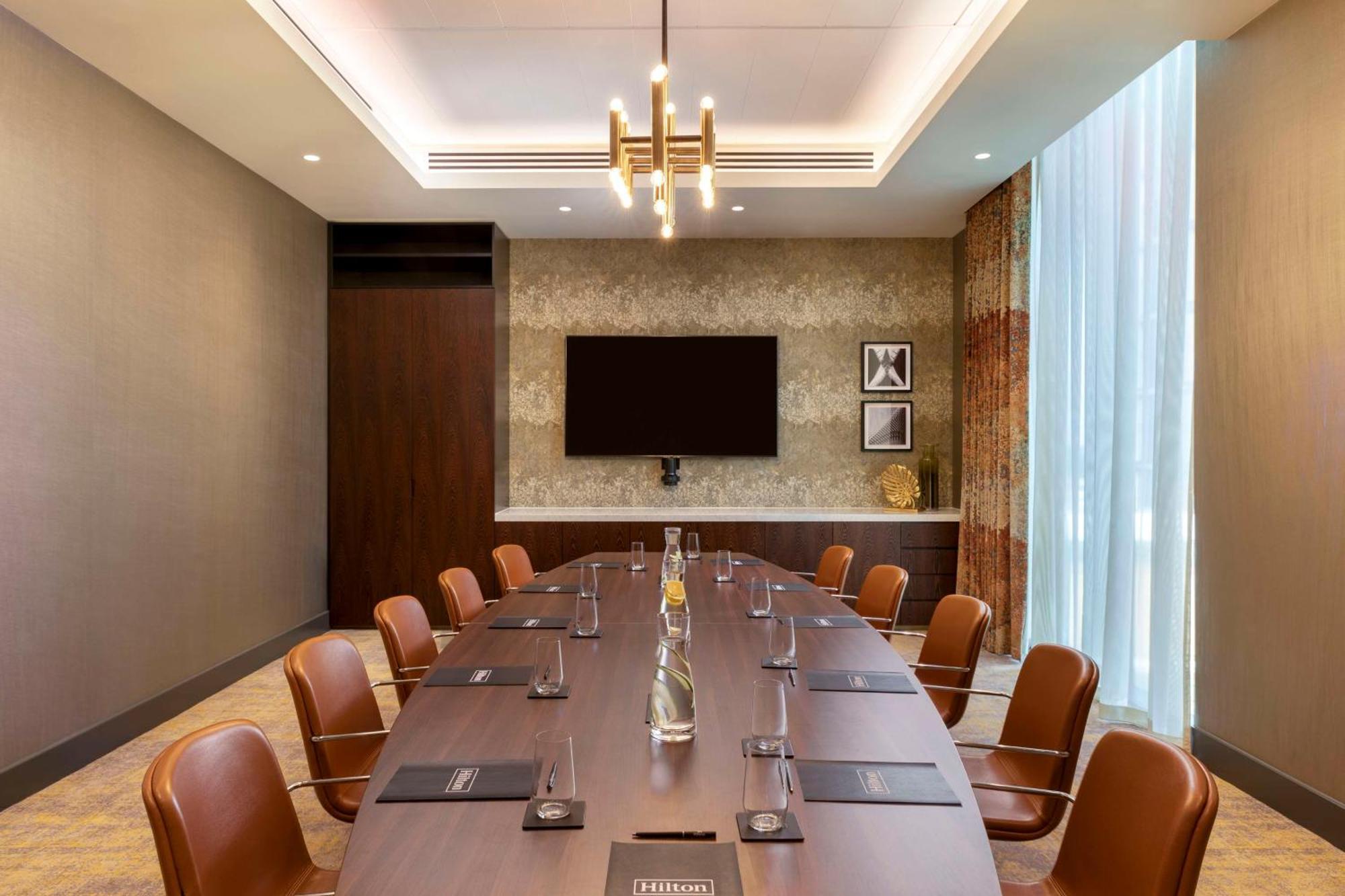 Hilton Woking Hotel Ngoại thất bức ảnh