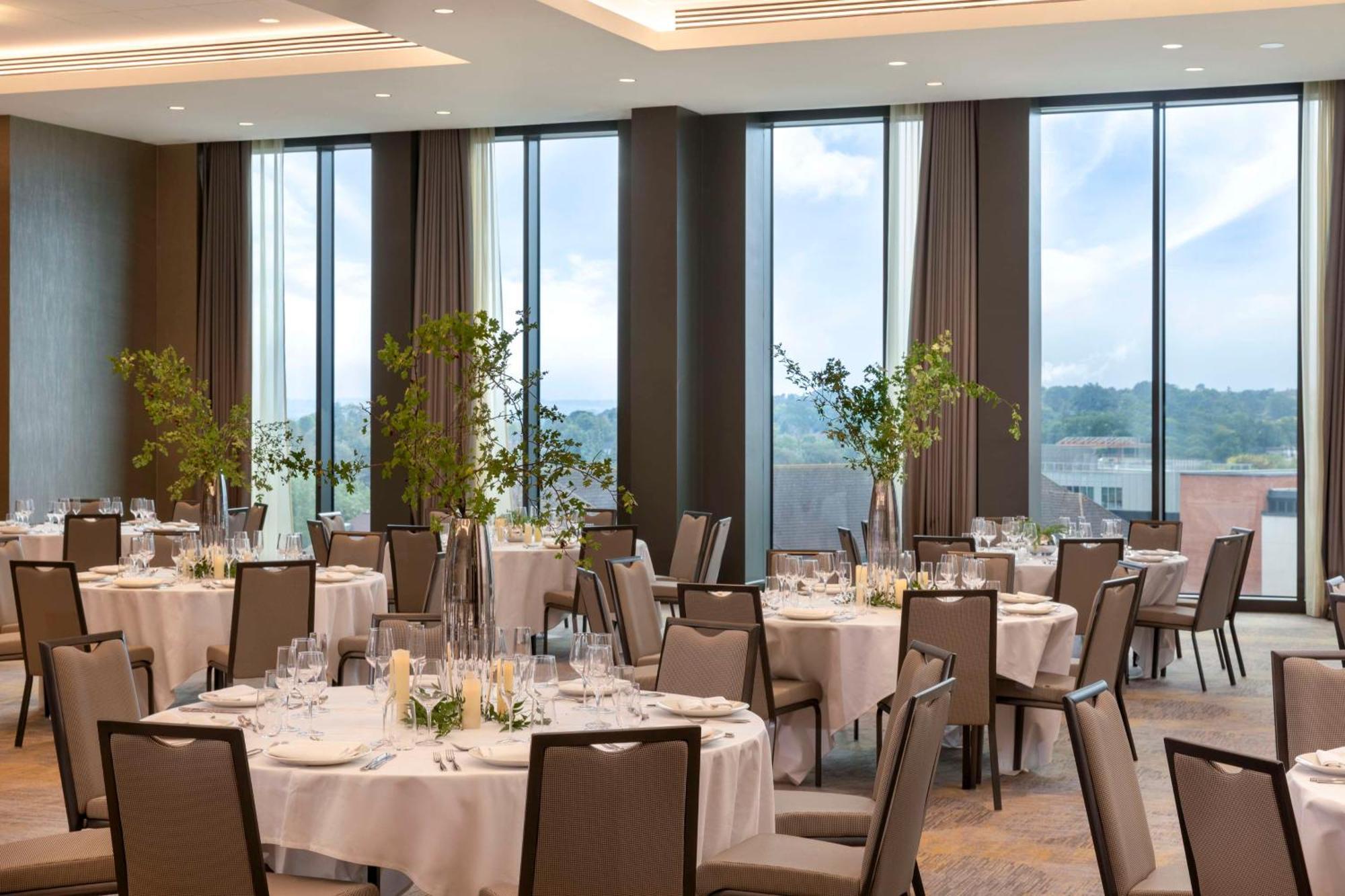 Hilton Woking Hotel Ngoại thất bức ảnh