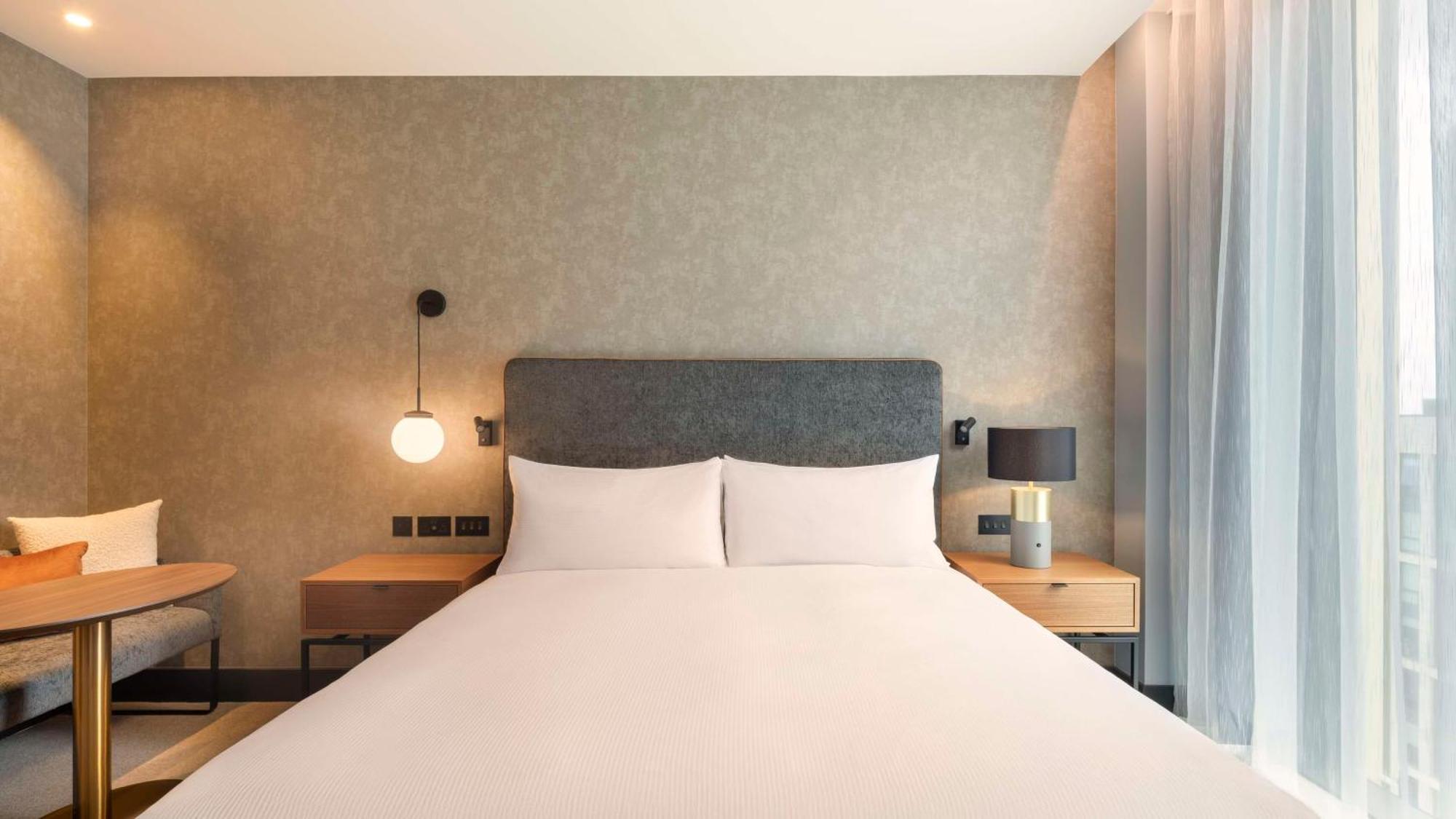 Hilton Woking Hotel Ngoại thất bức ảnh