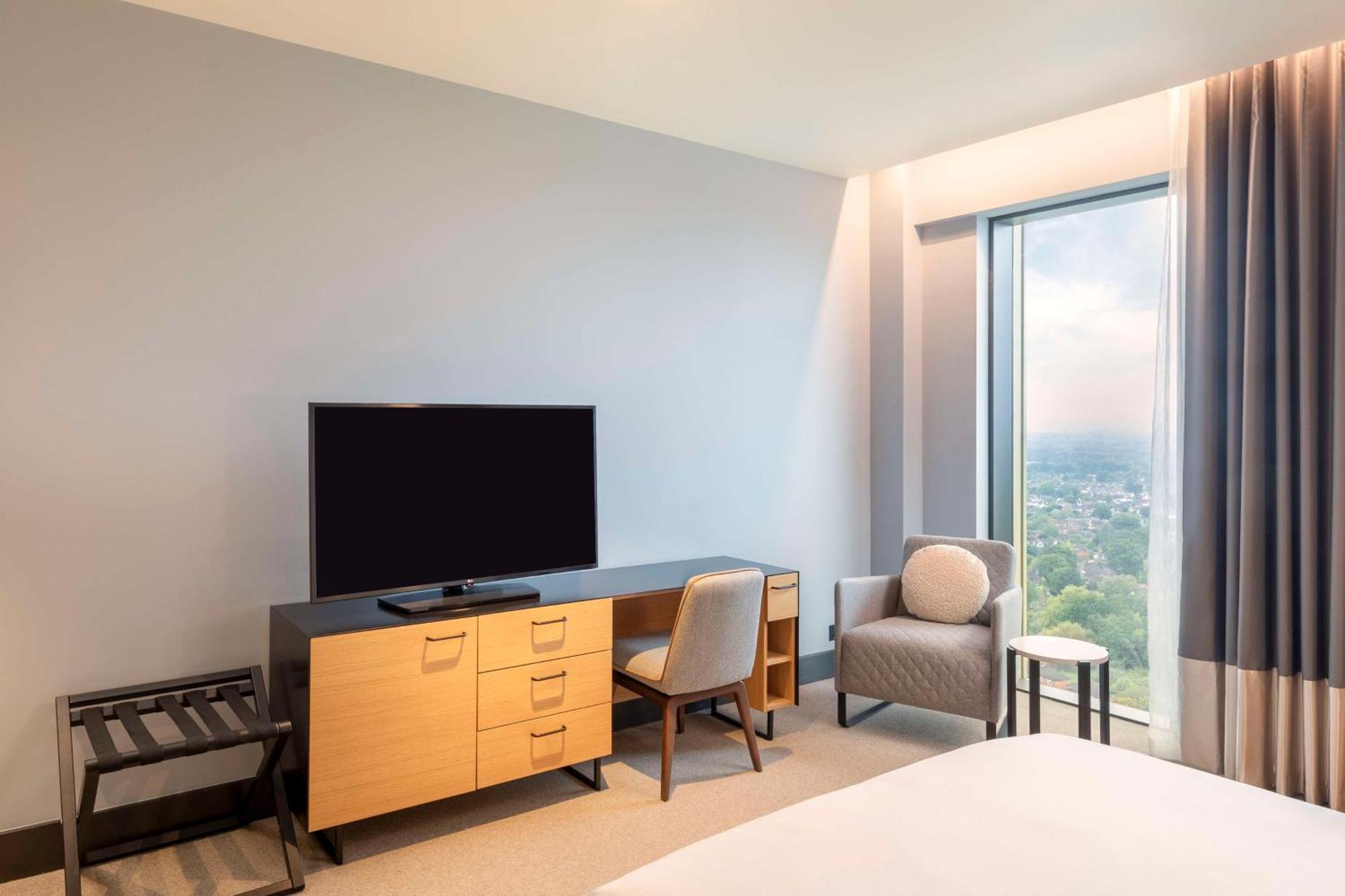 Hilton Woking Hotel Ngoại thất bức ảnh
