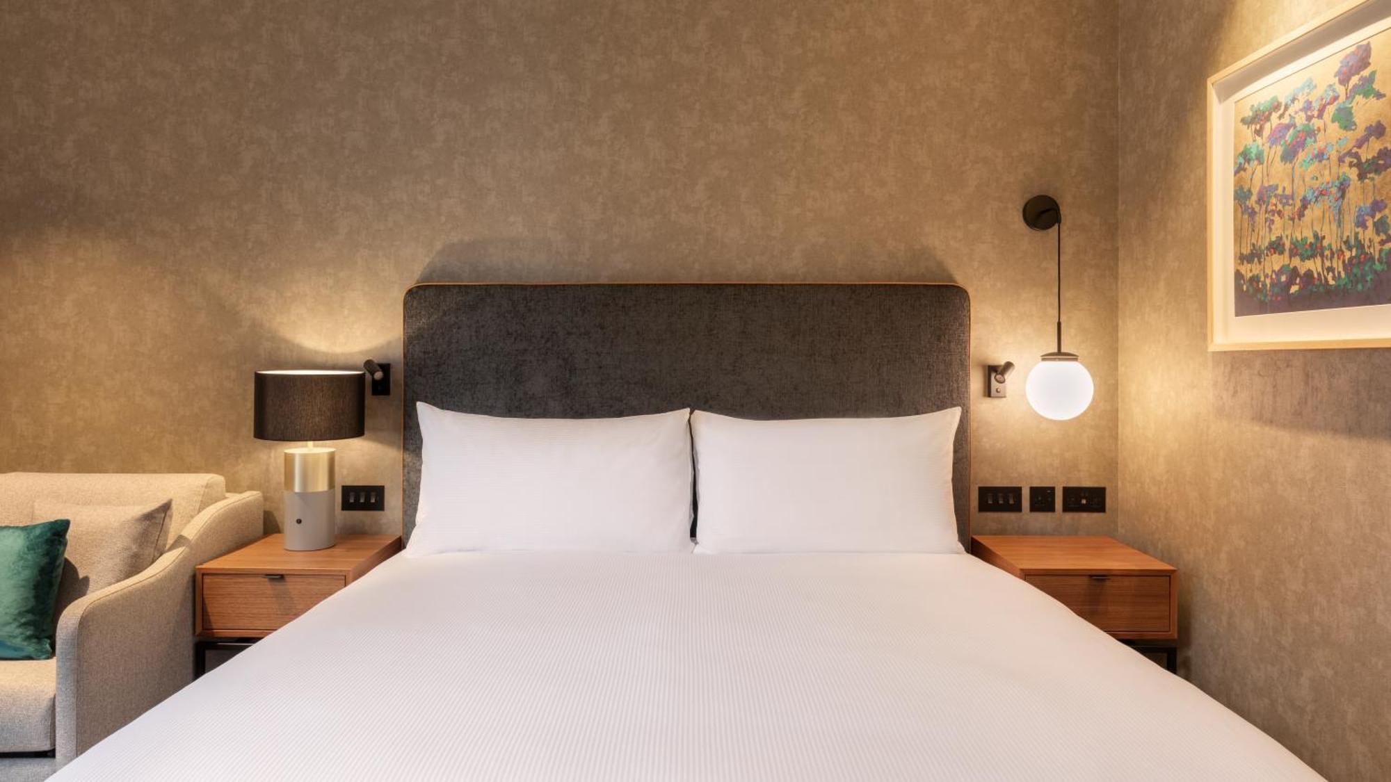 Hilton Woking Hotel Ngoại thất bức ảnh