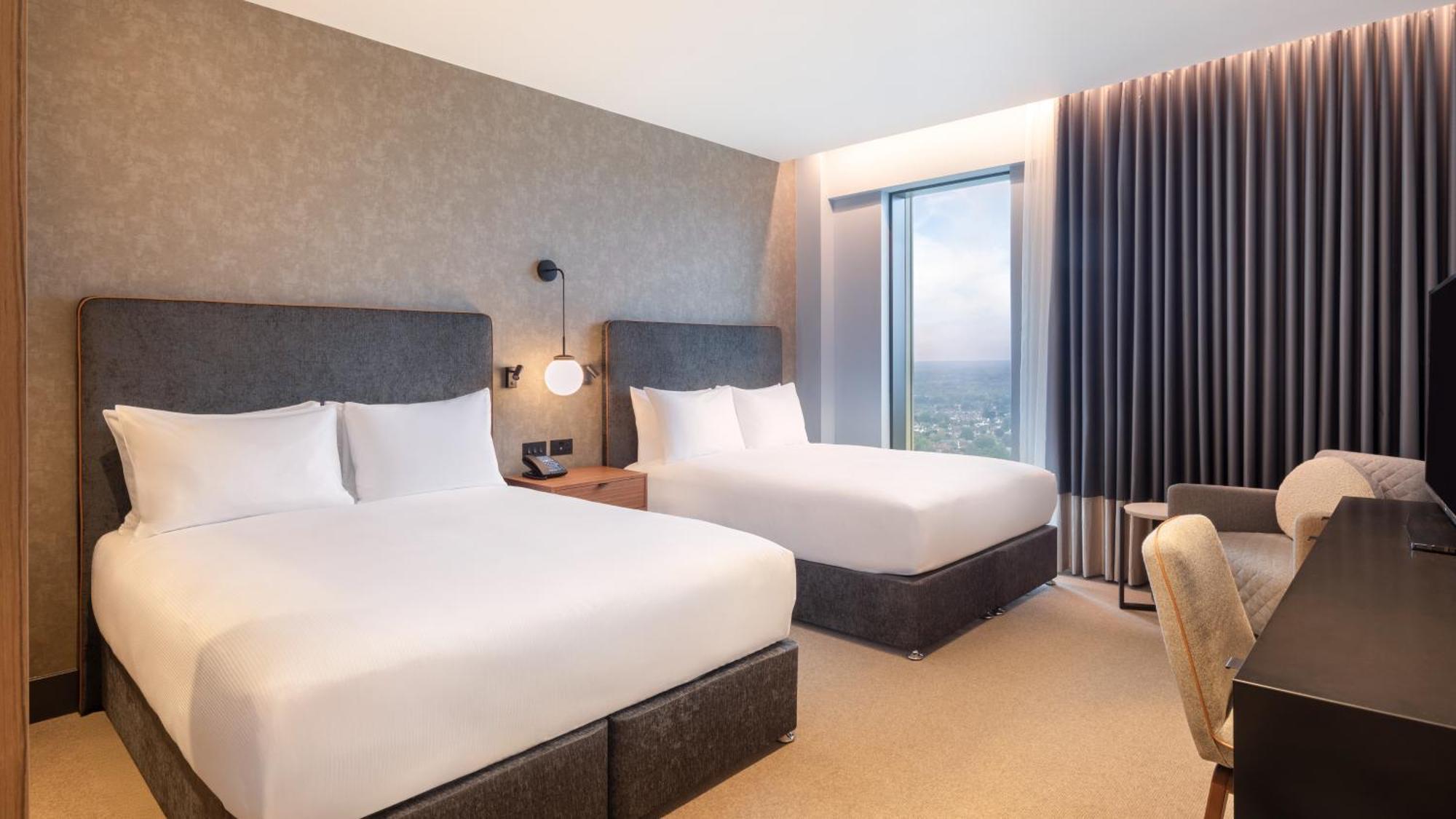 Hilton Woking Hotel Ngoại thất bức ảnh