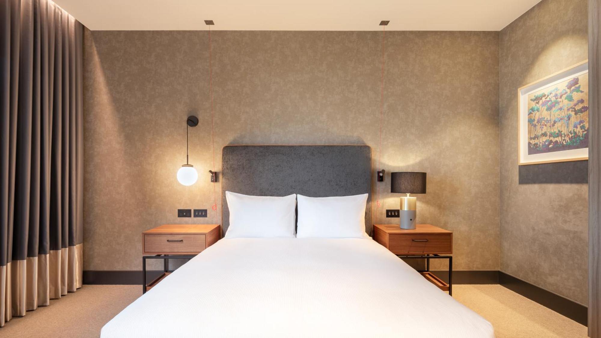 Hilton Woking Hotel Ngoại thất bức ảnh