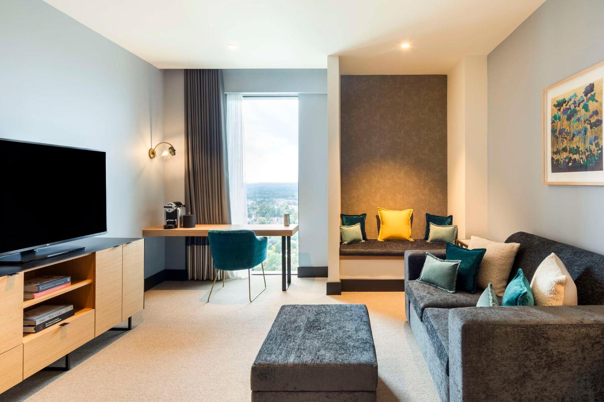 Hilton Woking Hotel Ngoại thất bức ảnh