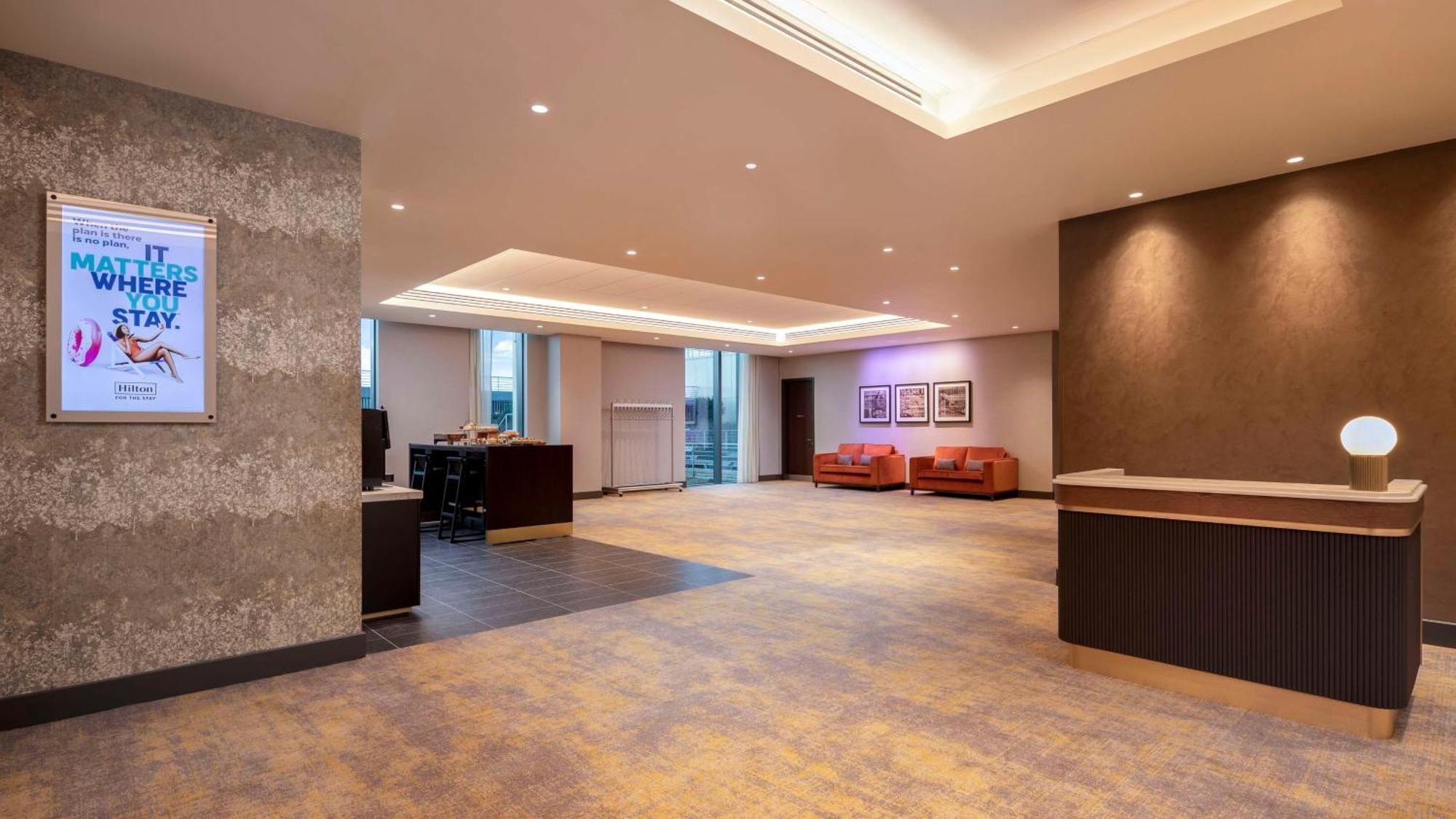 Hilton Woking Hotel Ngoại thất bức ảnh